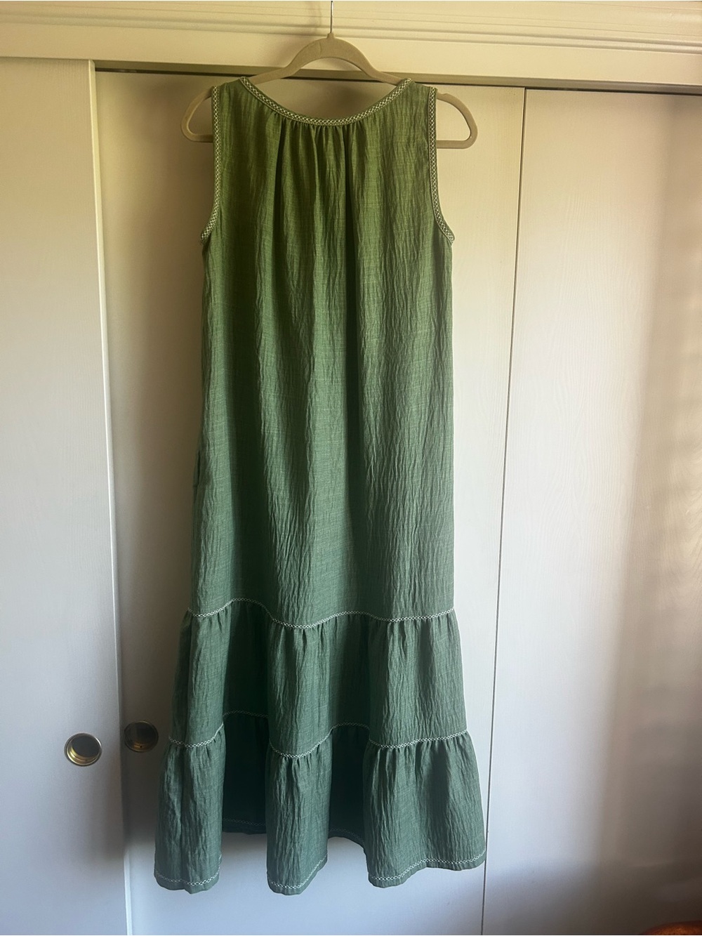 Max Studio London Sage Green Sleeveless Tiered Midi Dress Embroidered Trim - Picture 4 of 7